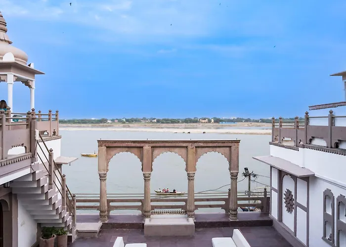Guleria Kothi At Ganges