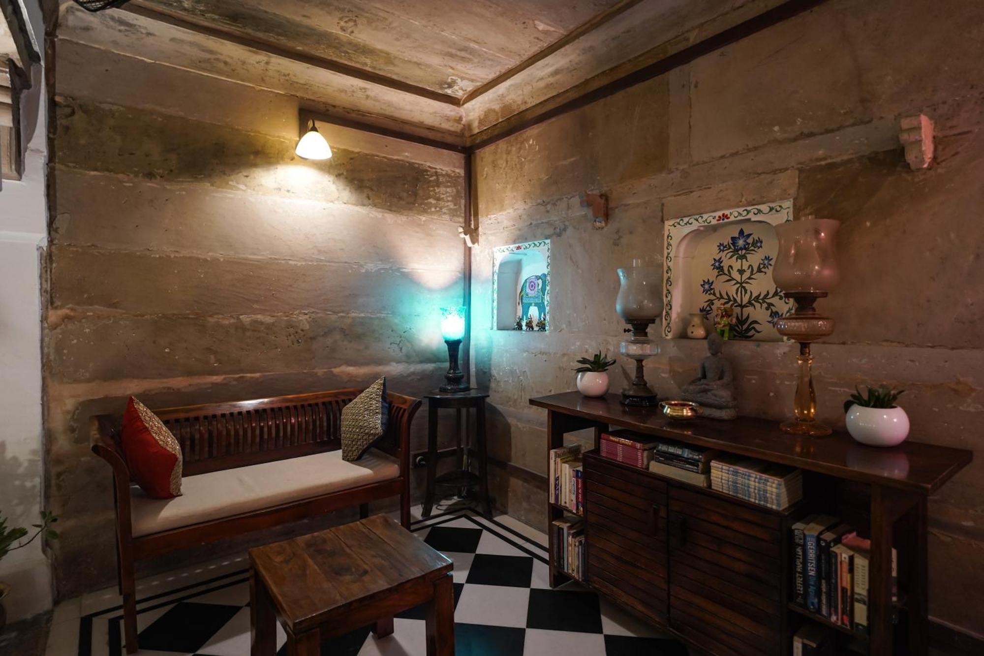 Guleria Kothi At Ganges Hotel